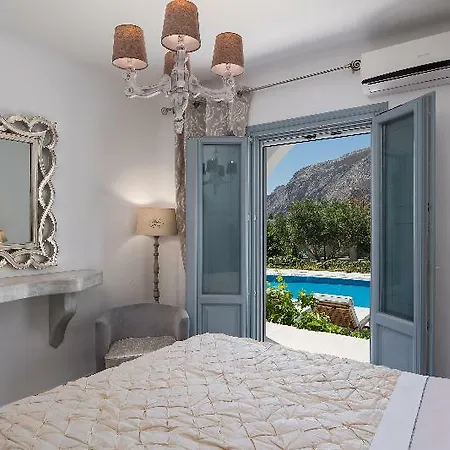 Felicity Villas Hotell